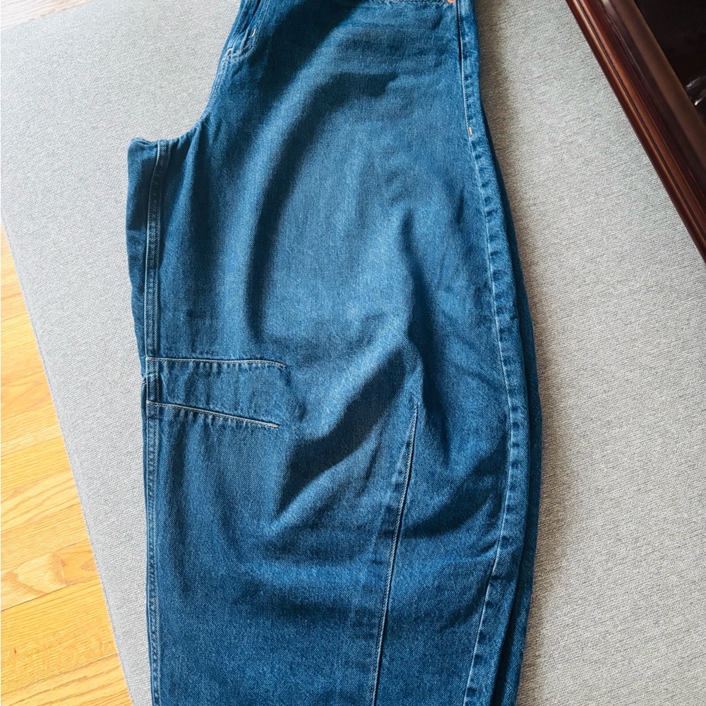 GAP Women's Blue ultra soft barrel jeans - Picture 3 of 5